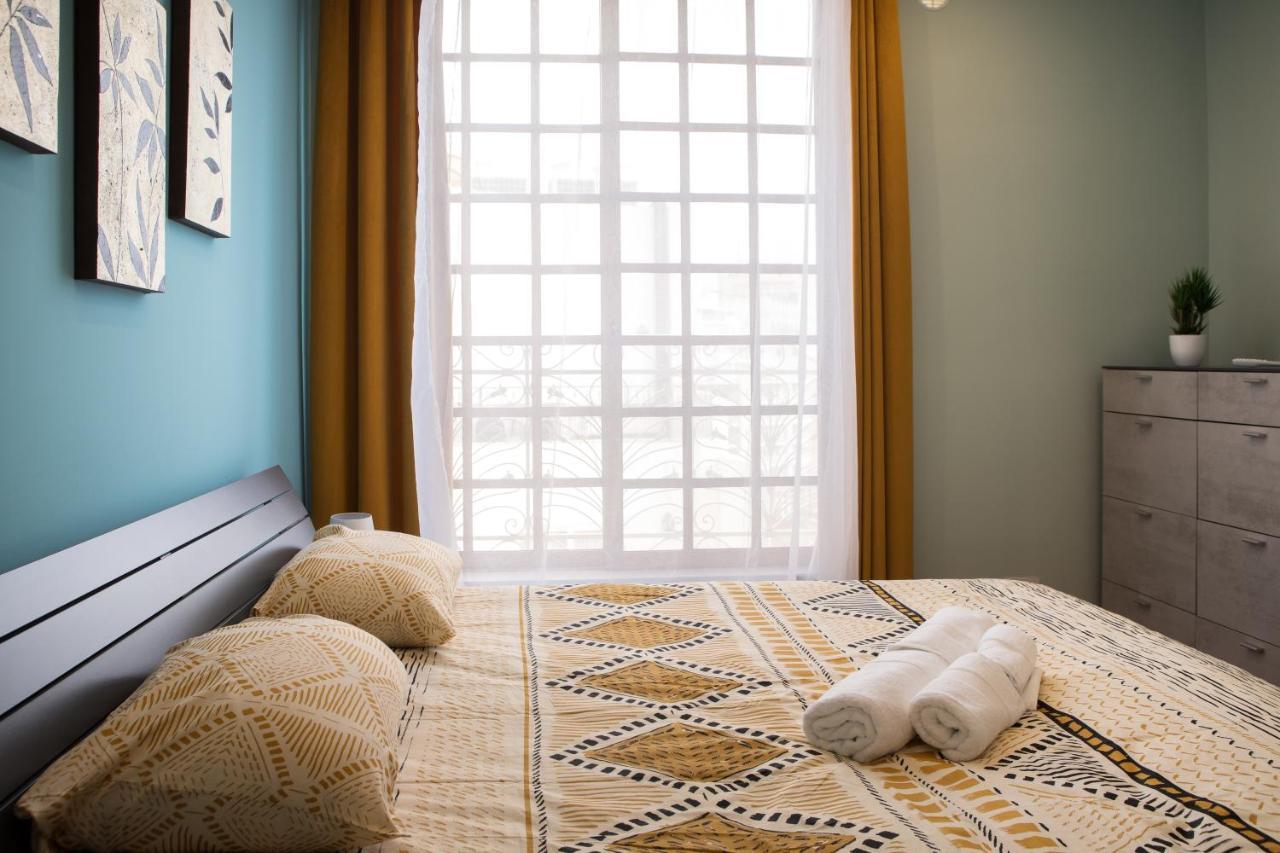 Entire Luxury Sliema Townhouse Steps From Beach ภายนอก รูปภาพ