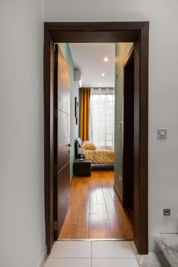 Entire Luxury Sliema Townhouse Steps From Beach ภายนอก รูปภาพ