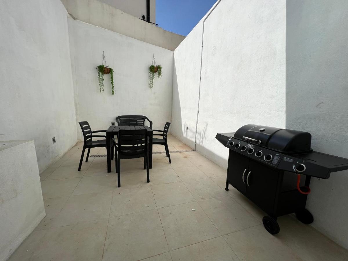 Entire Luxury Sliema Townhouse Steps From Beach ภายนอก รูปภาพ