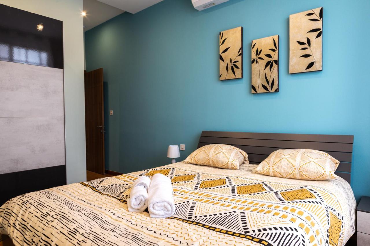 Entire Luxury Sliema Townhouse Steps From Beach ภายนอก รูปภาพ