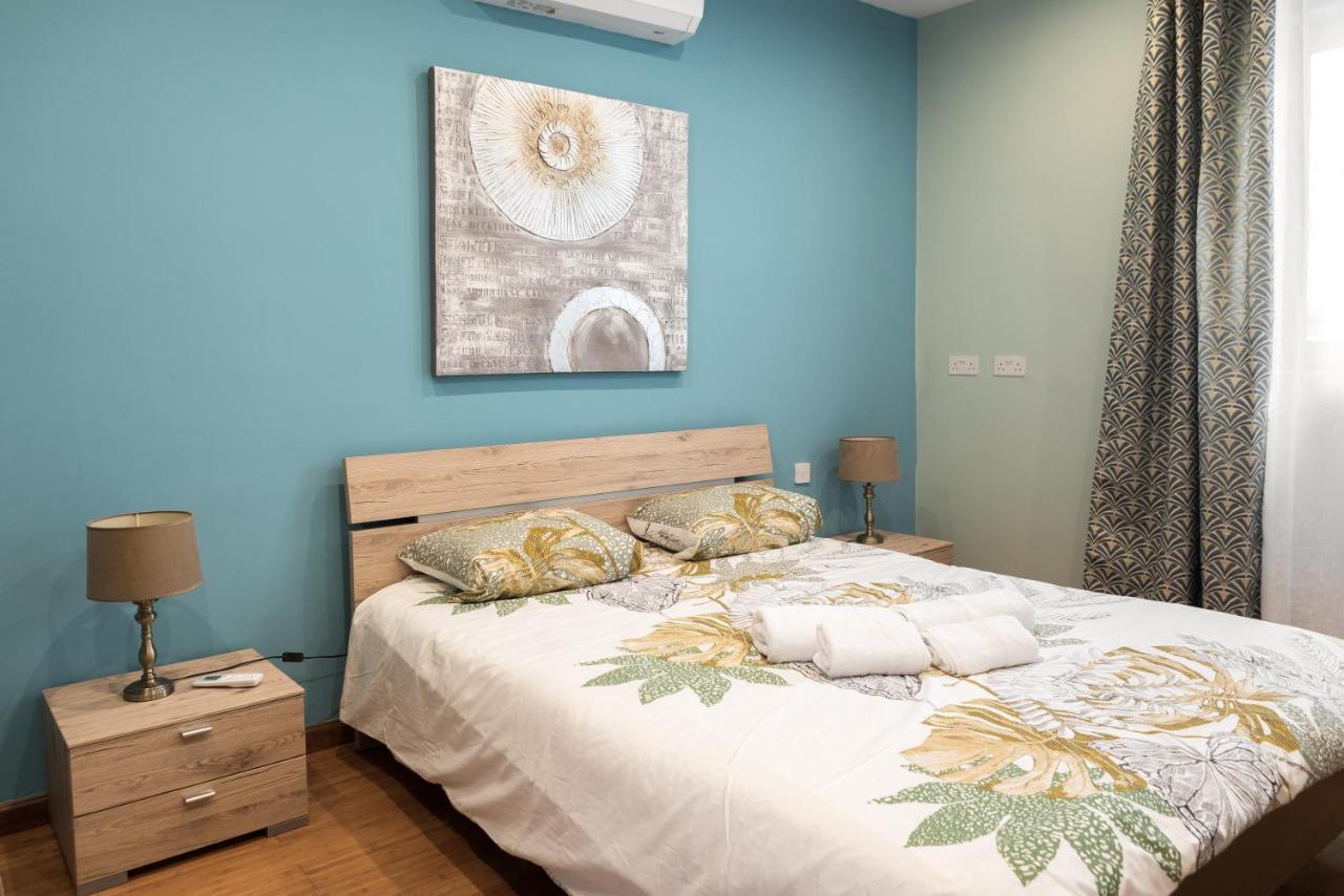 Entire Luxury Sliema Townhouse Steps From Beach ภายนอก รูปภาพ